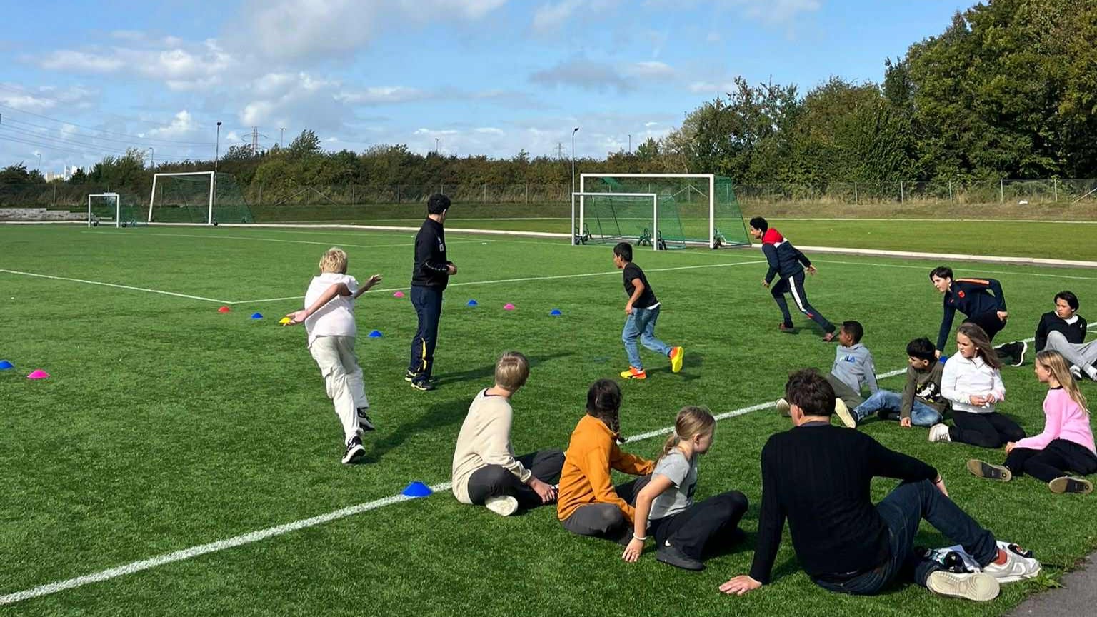 Lunds Landhockeyklubb sprider hockeyglädje till Lunds skolor